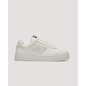 Footwear 15