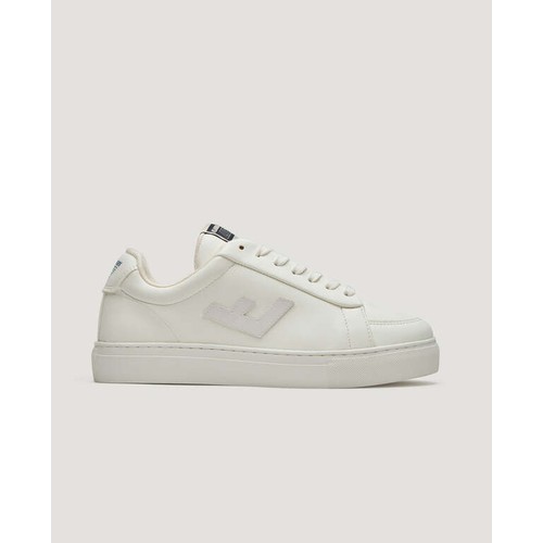 Footwear 15
