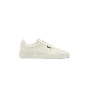 Footwear 16