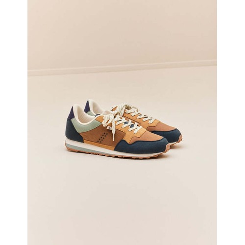 Footwear 18