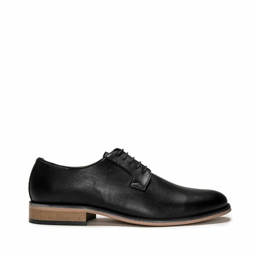 Footwear 22