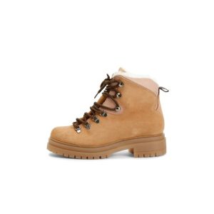 Footwear 23