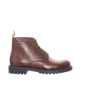 Footwear 33