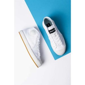 Footwear 37