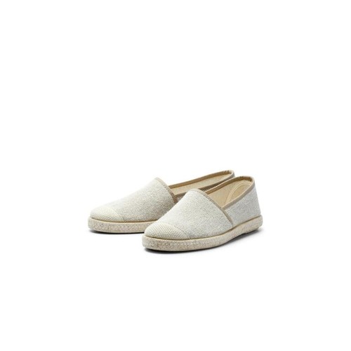 Footwear 41