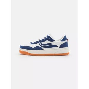 Footwear 46