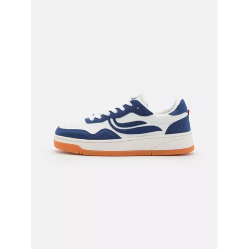 Footwear 46